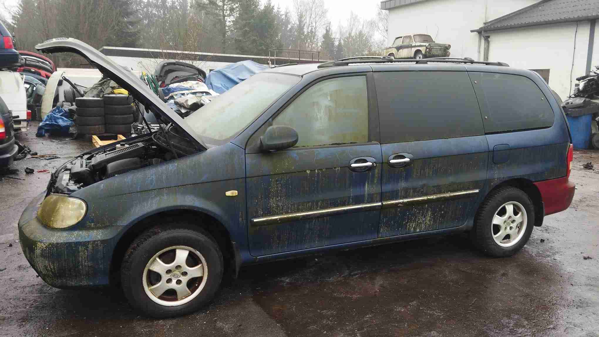  Kia Carnival